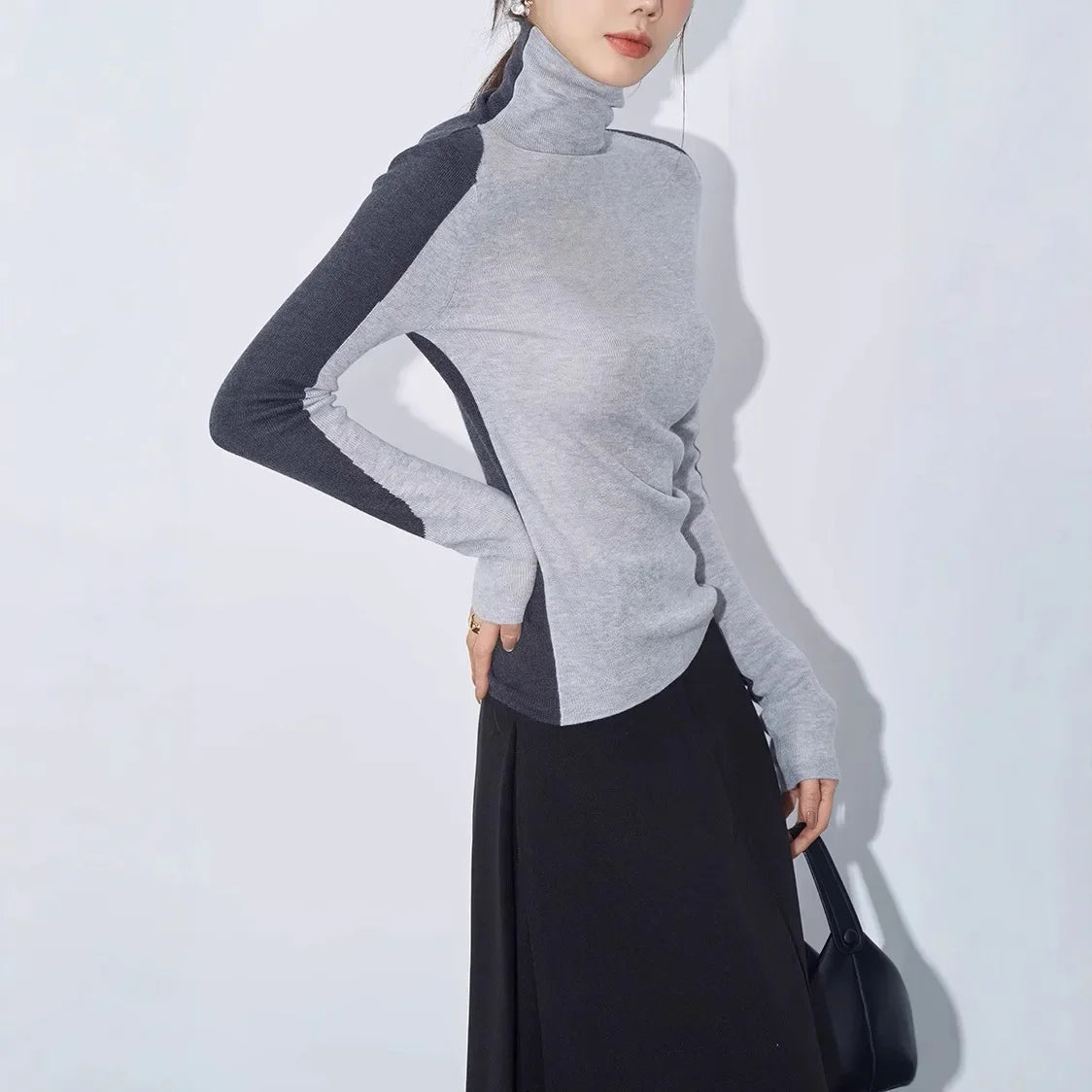 Blair | Blusa de Cuello Semialto con Mangas en Contraste