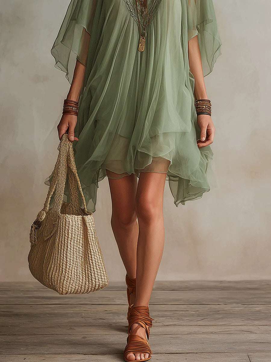 Vestido Mini Vaporoso de Chiffon Verde con Escote en V