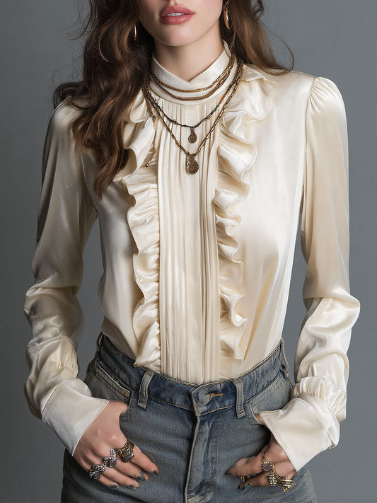 Blusa Vintage de Terciopelo Blanco Hueso con Cuello Mao y Ribete de Olanes