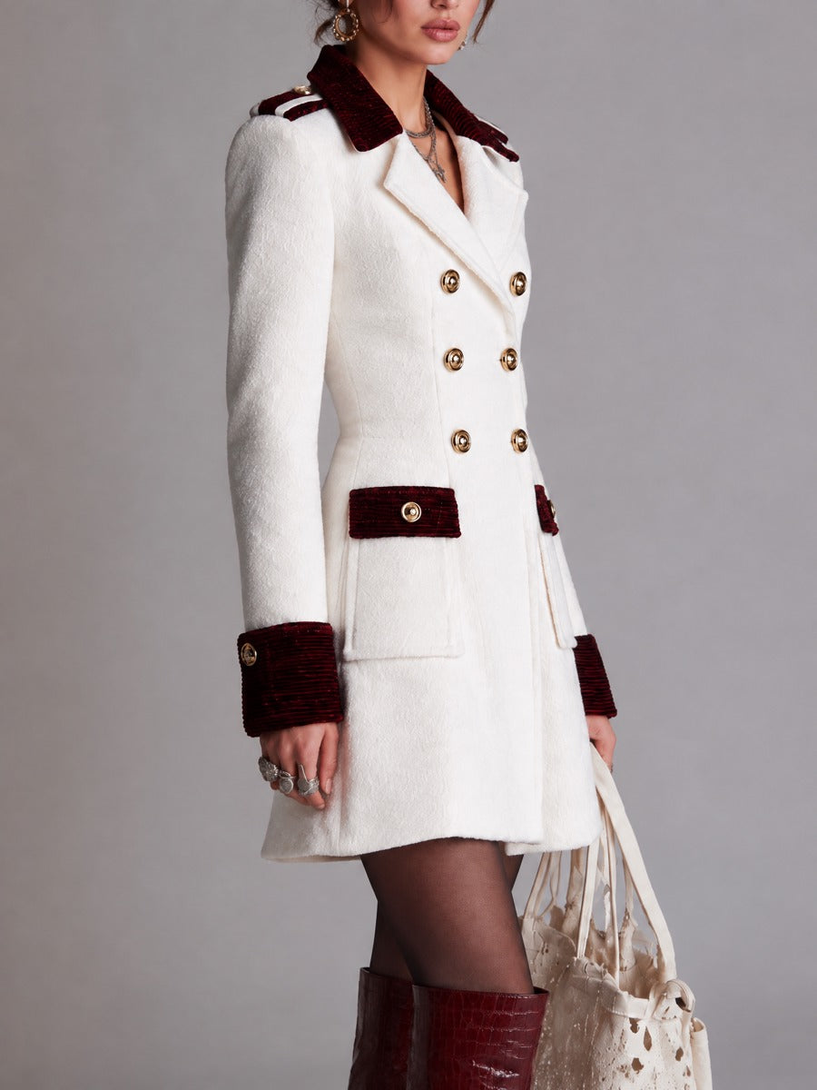 Abrigo Elegante Mezcla de Lana con Doble Botonadura y Detalle de Ribete de Terciopelo