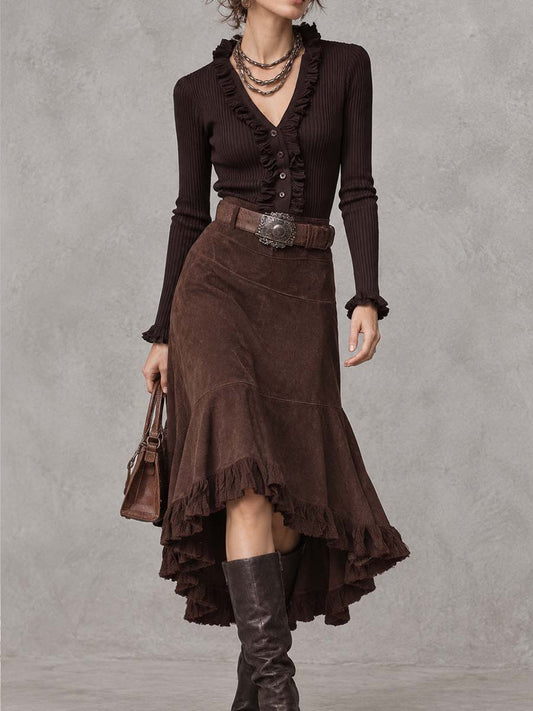 Conjunto de Dos Piezas: Blusa Acanalada con Cuello de Olanes y Falda de Gamuza