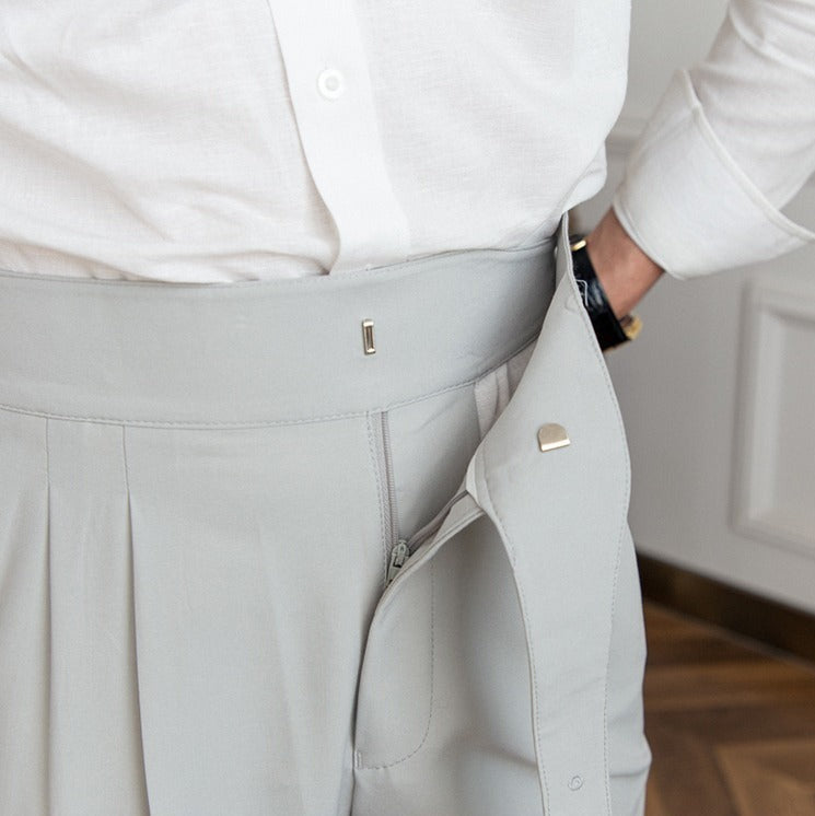 Pantalón "Capri" Gurkha con Pliegue, Corte Recto