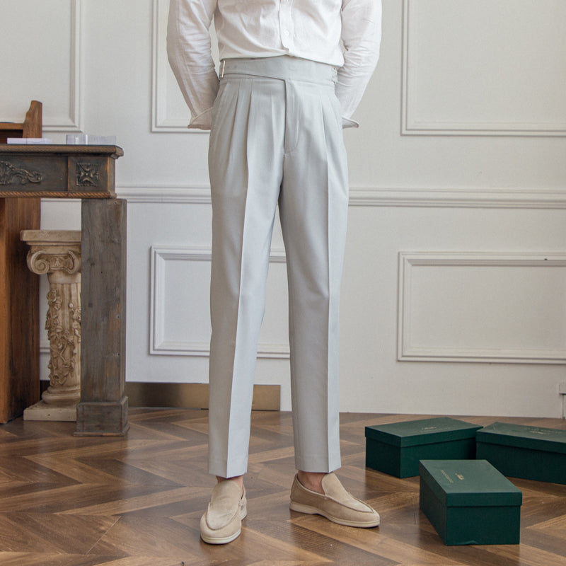 Pantalón "Capri" Gurkha con Pliegue, Corte Recto