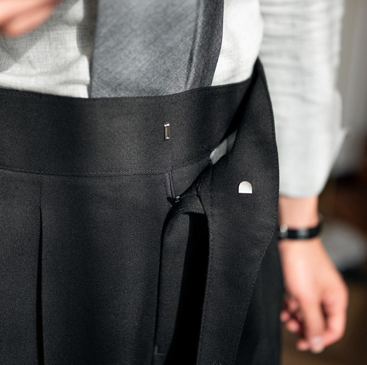 Pantalón "Cipressa" Gurkha con Pliegue, Corte Recto