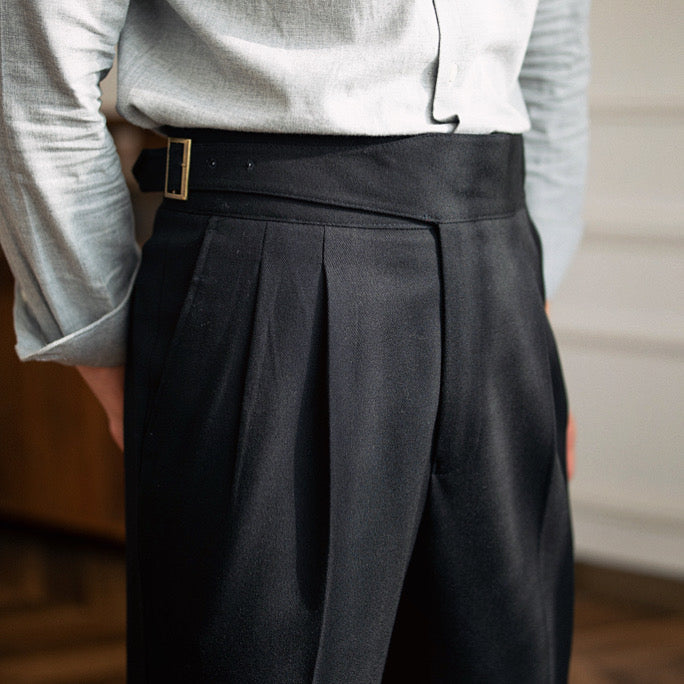 Pantalón "Cipressa" Gurkha con Pliegue, Corte Recto