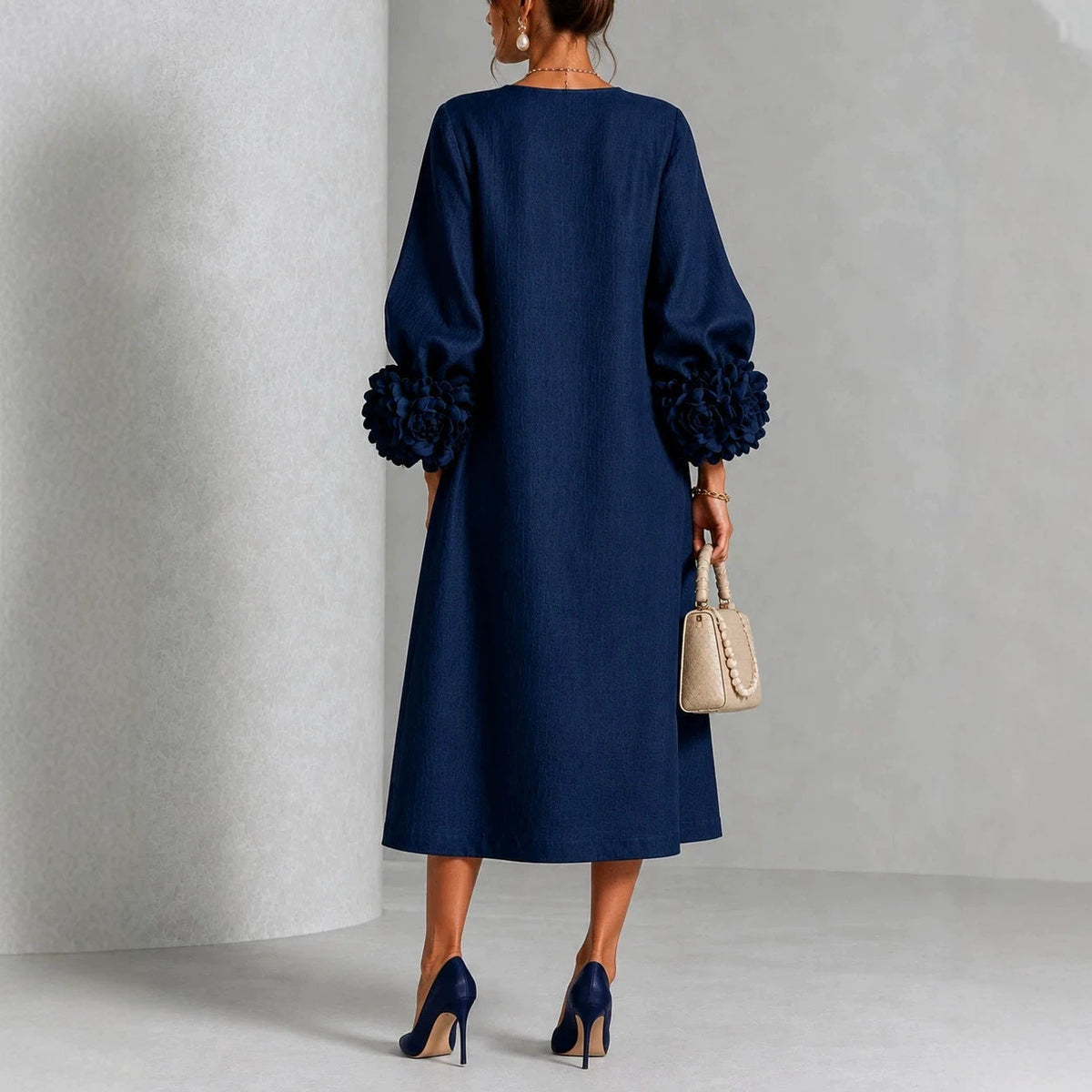 IVY | Vestido Midi Floral con Puños en Forma de Rosa
