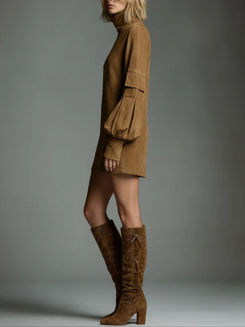 Frida | Minivestido Oversize de Gamuza con Cuello Alto