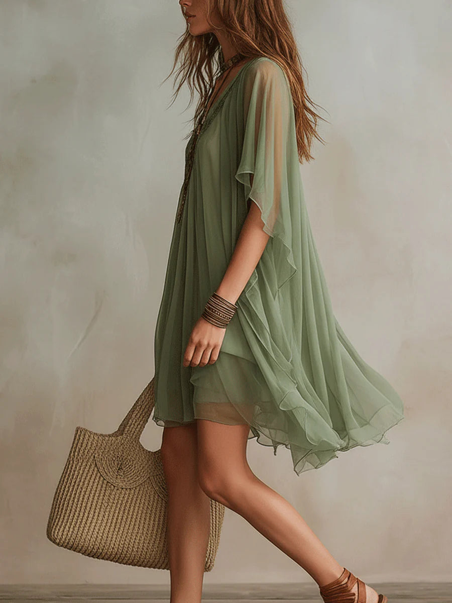 Vestido Mini Vaporoso de Chiffon Verde con Escote en V