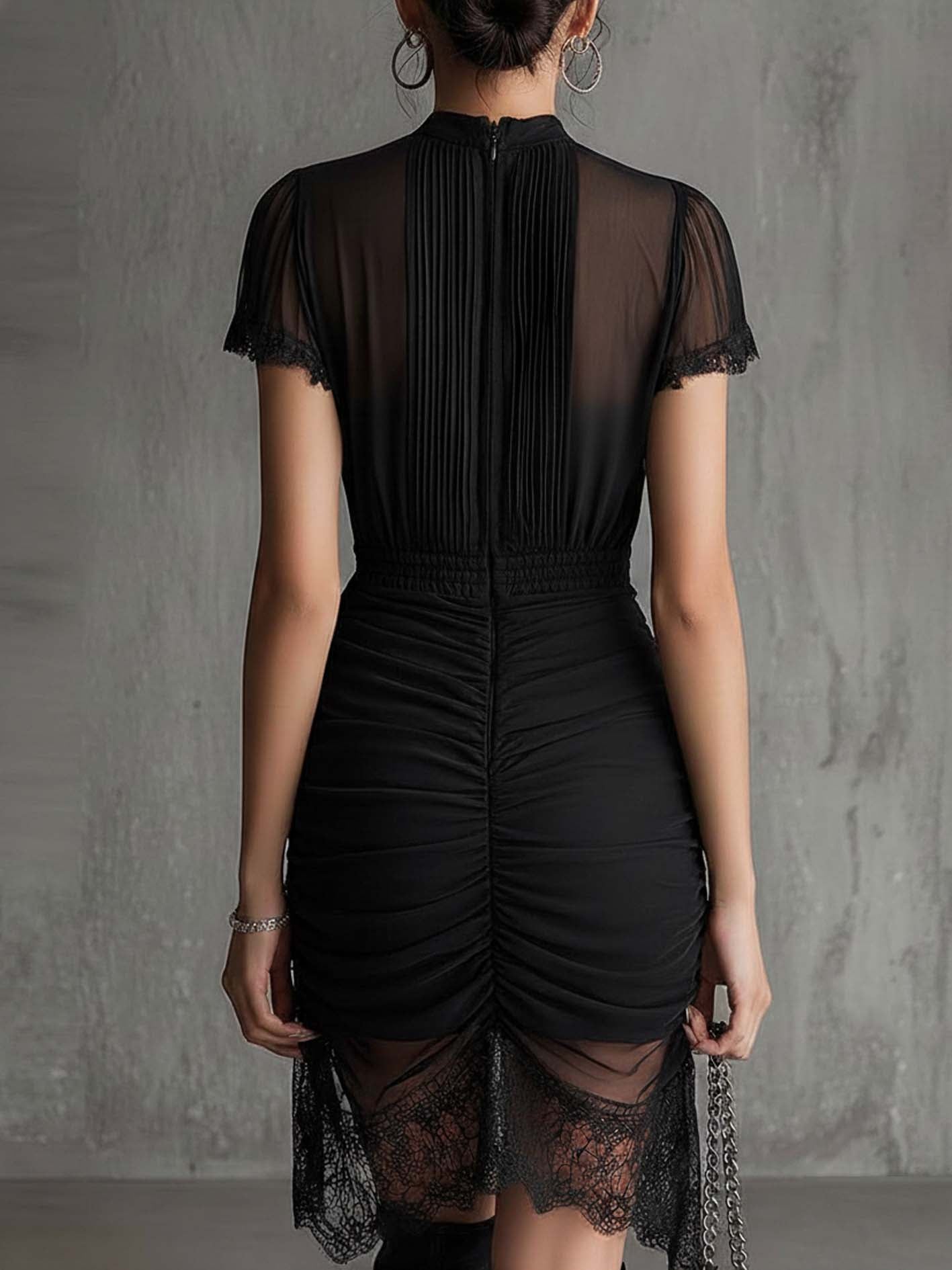 Vestido Mini de Chiffon Negro con Cintura Plisada