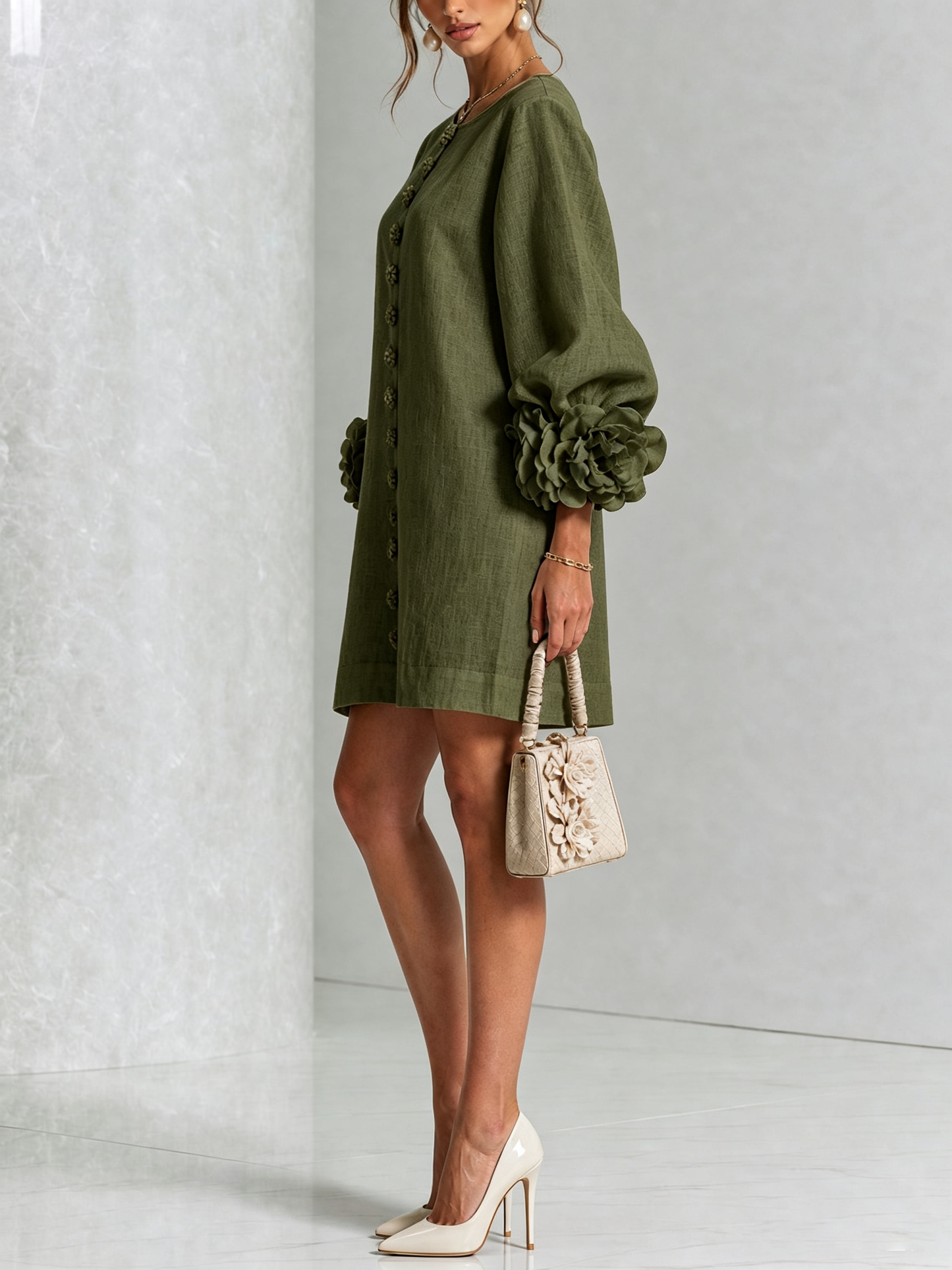 Vestido Mini Camisero Floral Verde Olivo con Puños Florales Extravagantes