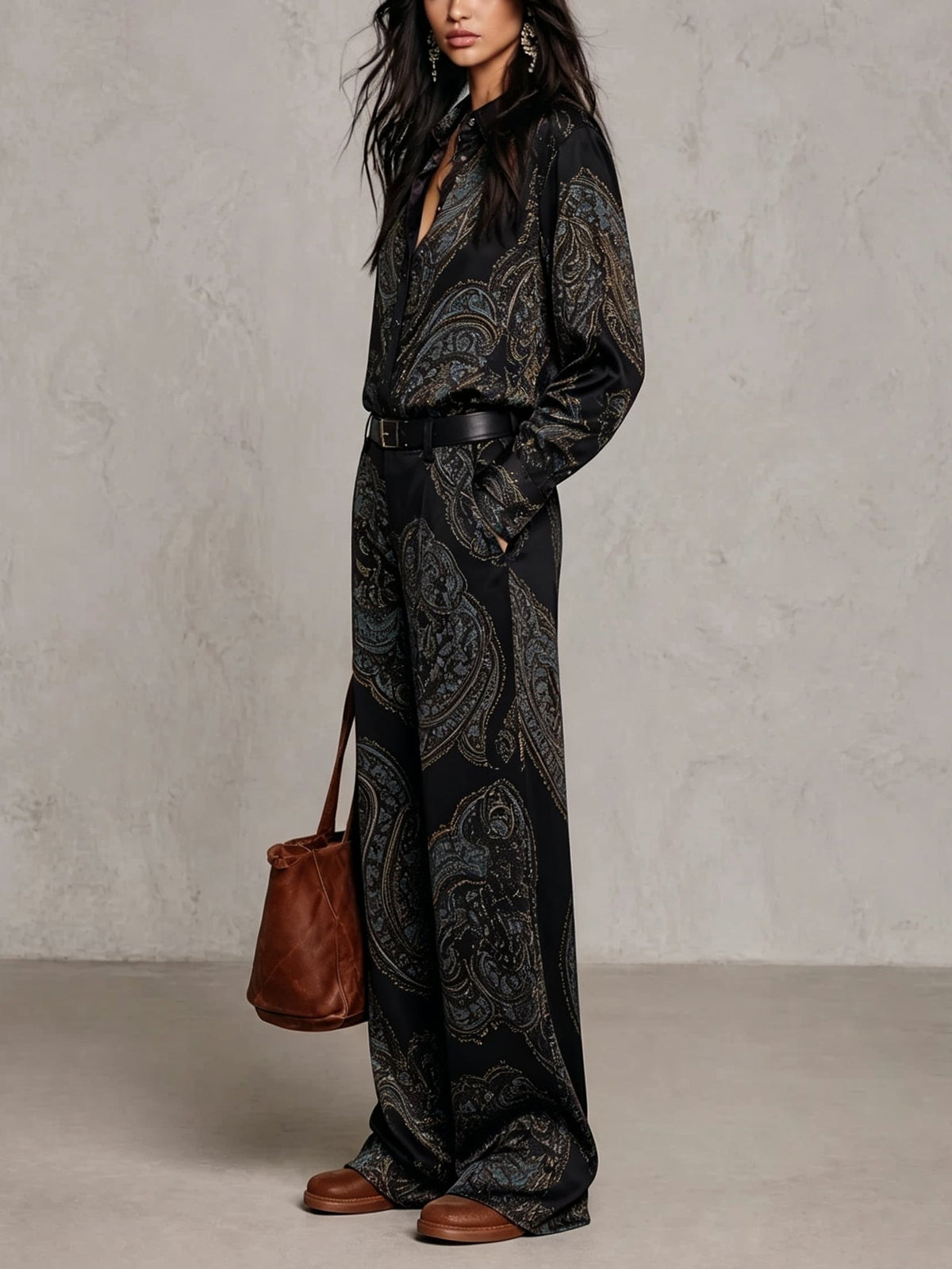 Gloria | Camisa de Seda de Manga Larga con Estampado Paisley Vino y Pantalón de Pierna Amplia