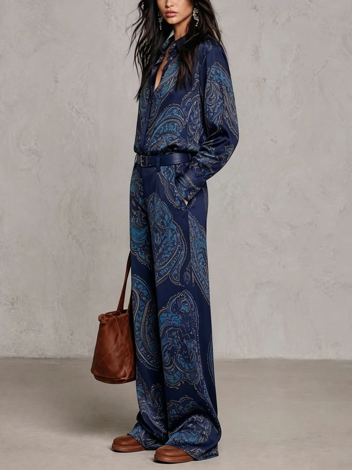 Gloria | Camisa de Seda de Manga Larga con Estampado Paisley Vino y Pantalón de Pierna Amplia