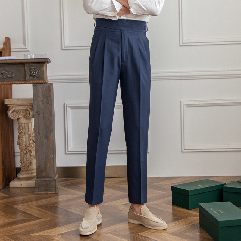 Pantalón "Capri" Gurkha con Pliegue, Corte Recto