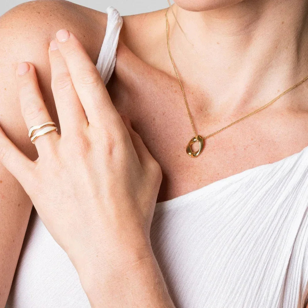 Marea | Anillo ajustable bañado en oro de 18 quilates