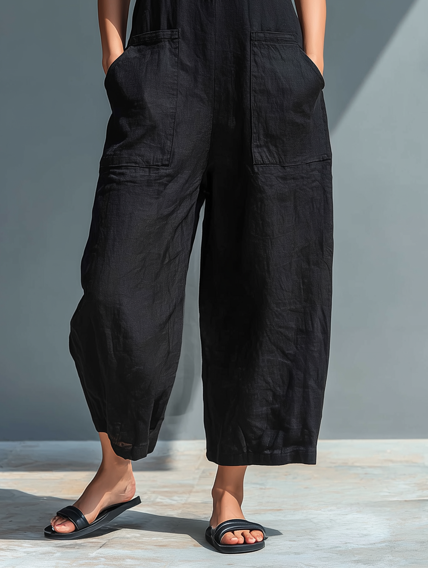 Jumpsuit Minimalista Sin Mangas para Mujer con Cuello Alto y Botones