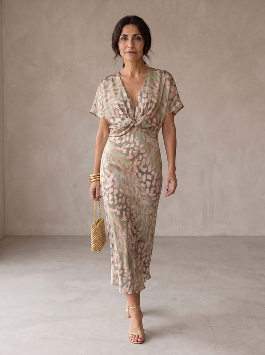 Adele | Elegant Dress in Light, Flowing Fabric