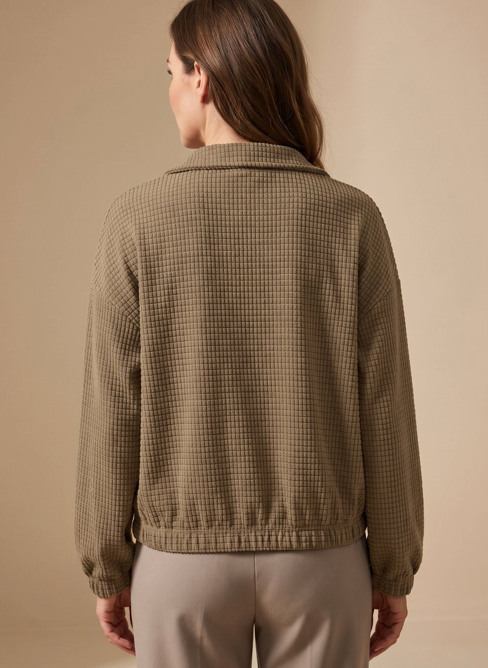 Heather | Chamarra Corta Texturizada de Cuello Alto