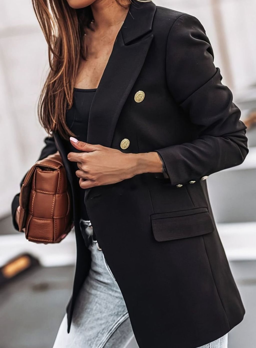Hadley | Blazer Cruzado con Botones Dorados