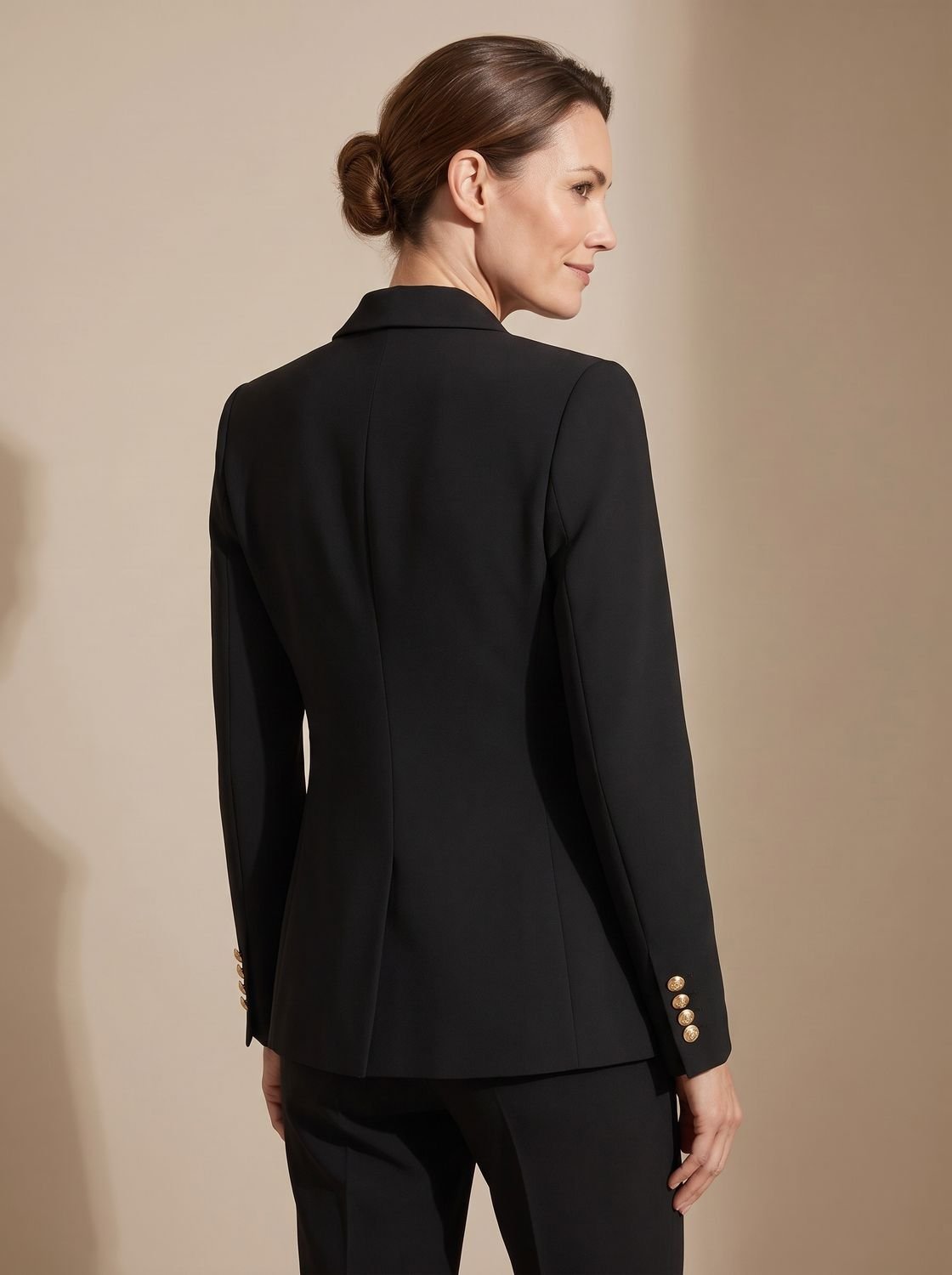 Marianne | Blazer Cruzado Entallado con Botones Dorados